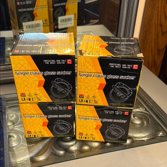 Set of 4 Single Claws Glass Sucker Yellow - Picture 1 of 3